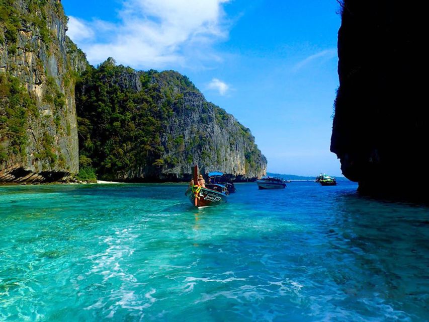 Ko Lanta: Phi Phi Day Trip by Speed Boat - Maya Bay, the famous first stop