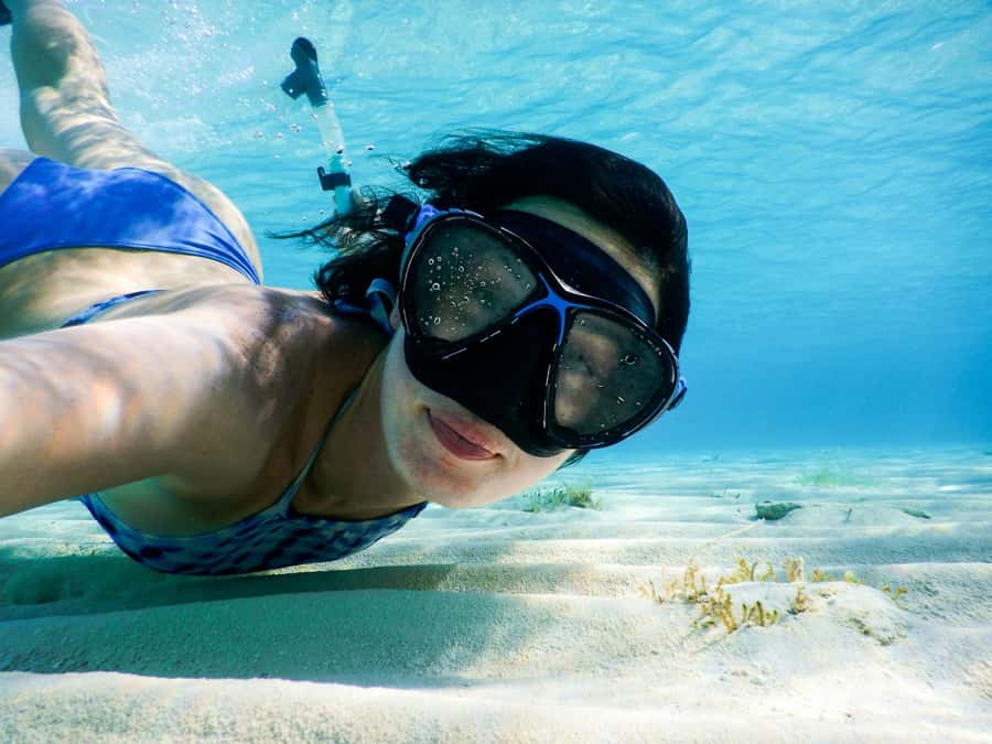 Koh Samui: Pink Dolphin, Pig Island, and Snorkeling Day Trip - Khanom’s pink dolphin search