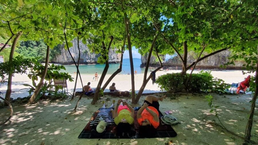Krabi: Hong Islands Day Trip by Speedboat with Lunch - Quick reasons to consider this trip