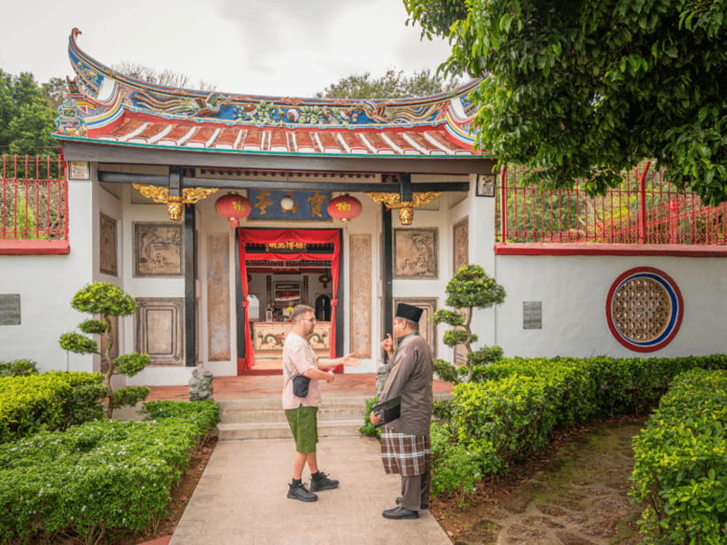 Kuala Lumpur: Malacca Day Trip with River Cruise and Lunch - Street of Harmony and three faiths close together