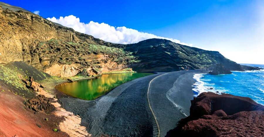 Lanzarote: Guided Day Trip to Timanfaya Park & Lago Verde - Lunch is convenient but not a highlight for everyone