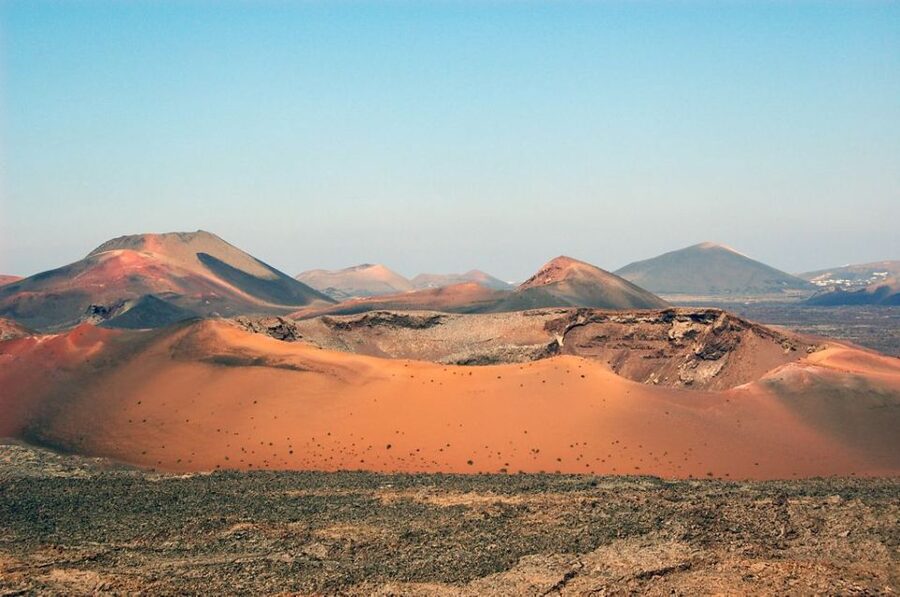 Lanzarote: Guided Day Trip to Timanfaya Park & Lago Verde - Pickup across the island can add extra time