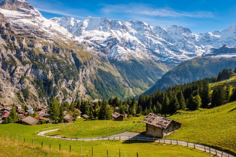 Lauterbrunnen and Mürren Small Group Day Trip - Three hours among Mürren’s car-free streets