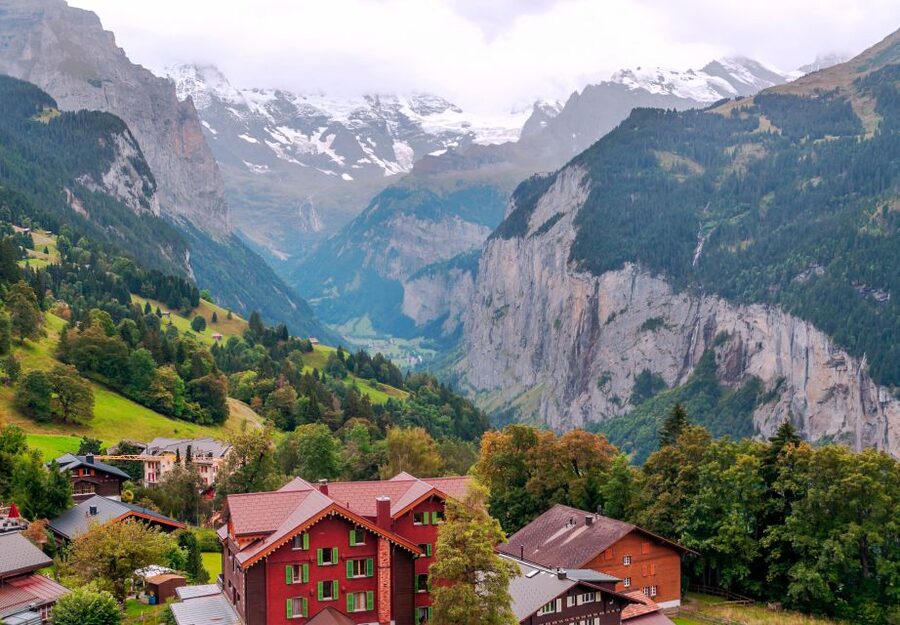 Lauterbrunnen and Mürren Small Group Day Trip - How the small group changes the day