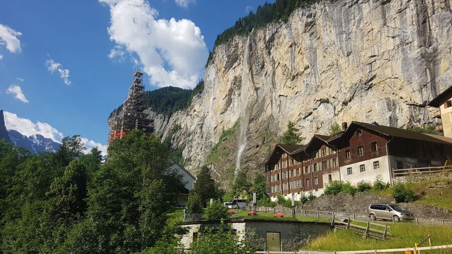 Lauterbrunnen and Mürren Small Group Day Trip - The cable car to Mürren
