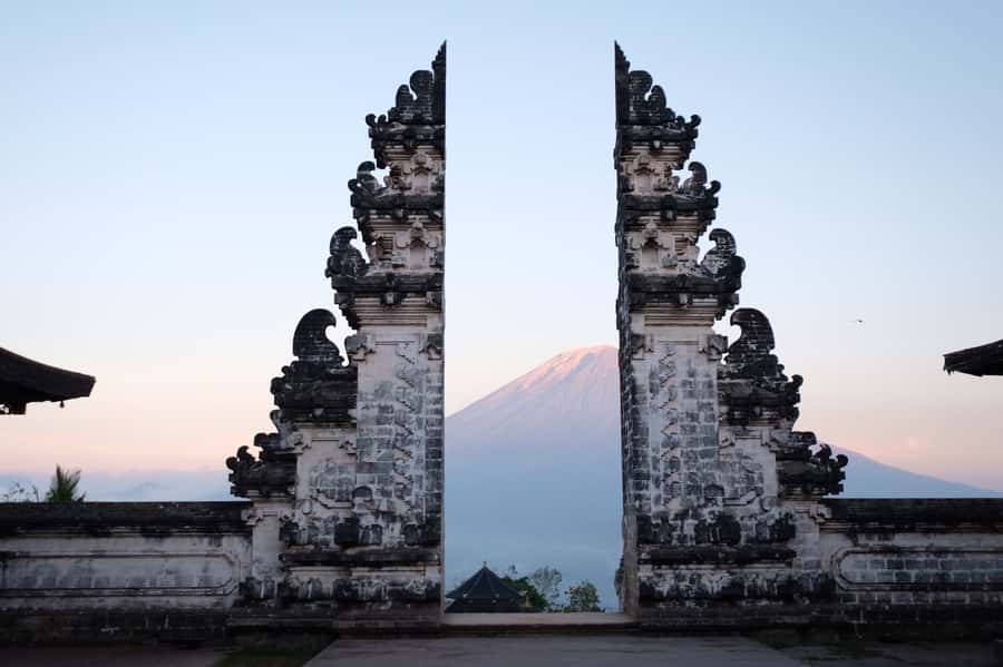 Lempuyang Gate of Heaven: Day Trip with a Photographer - The photographer service and what to bring