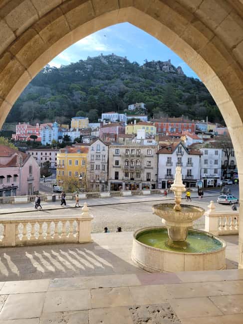 Lisbon: Pena Palace, Regaleira, Sintra, and Cascais Day Trip - Transport, comfort, and practical limits