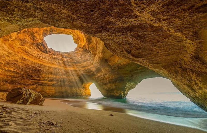 Lisbon: Private Day trip to Algarve, Benagil cave,Portimao - Algar Seco and Boneca Cave