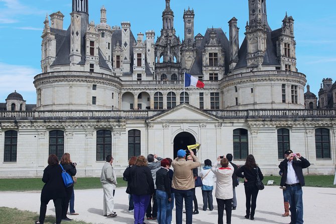 Loire Valley Castles Day Trip from Paris with Complementary Wine - Leaving Paris at 7:30 am near the Catacombs