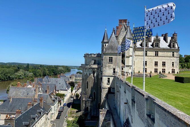 Loire Valley Royal Castles Guided Small group Day Trip from Paris - Chenonceau: the castle over the river