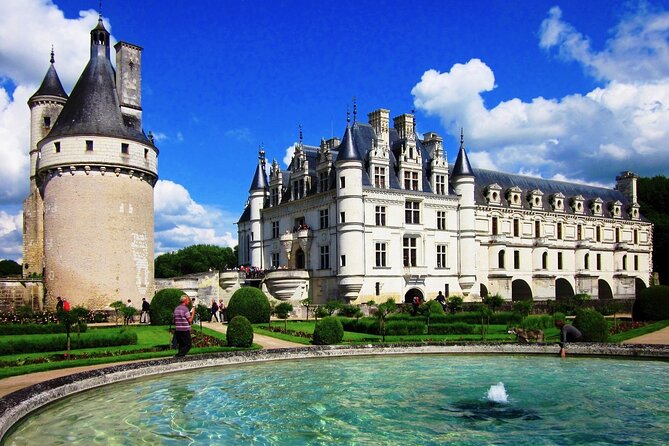 Loire Valley Royal Castles Guided Small group Day Trip from Paris - Who should book this Loire Valley day trip?