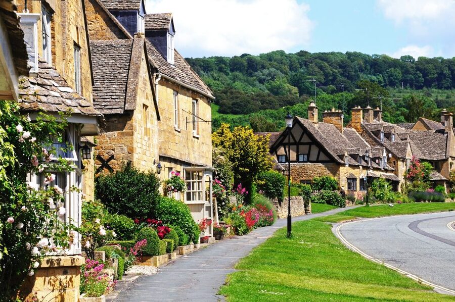 London: Oxford, Stratford, Cotswolds, and Warwick Day Trip - The optional tickets and what they change