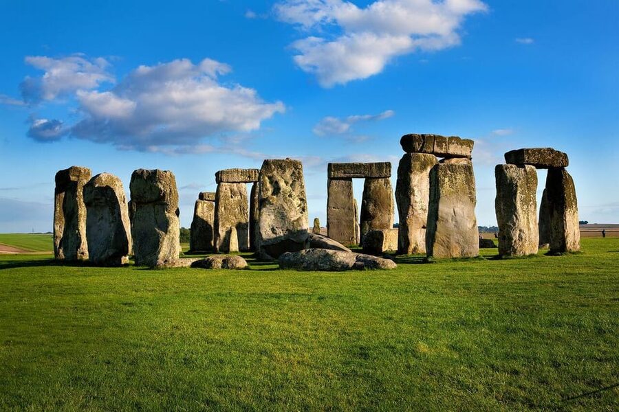 London: Stonehenge & Bath Day Trip with Optional Roman Baths - Stonehenge: ancient stones and a modern visitor center