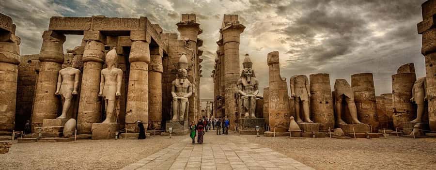 Luxor Day Trip from Hurghada Small Group & Tutankhamun Tomb - Colossi of Memnon: a quick first stop