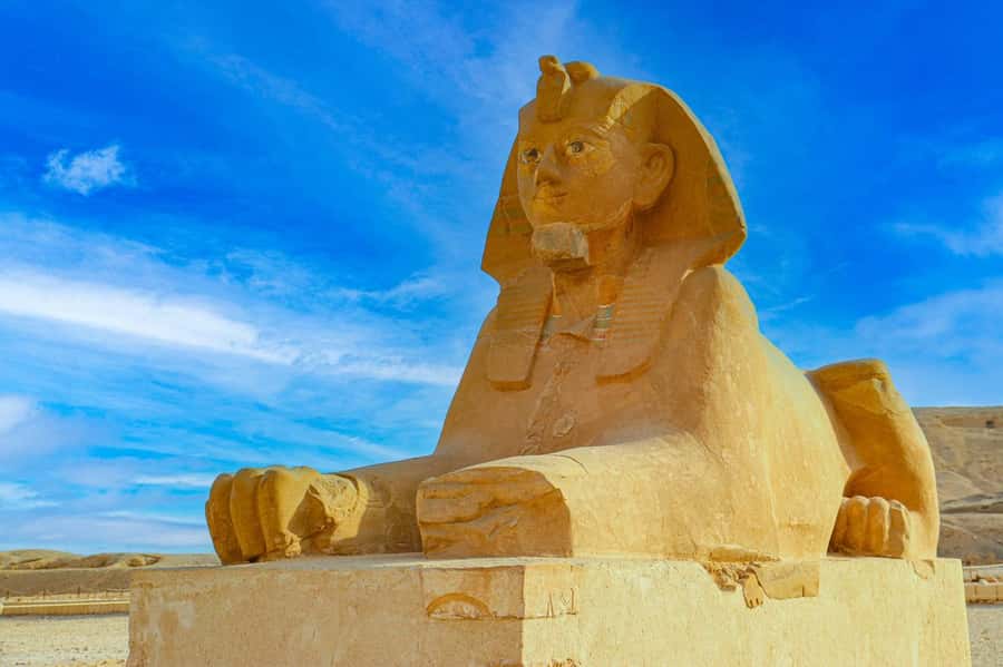 Luxor Day Trip from Hurghada Small Group & Tutankhamun Tomb - Lunch, the Nile crossing, and a point to clarify