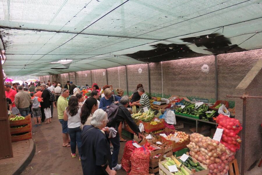 Madeira : Santo de Serra Local Farmers' Market half day trip - Small group does not always mean spacious