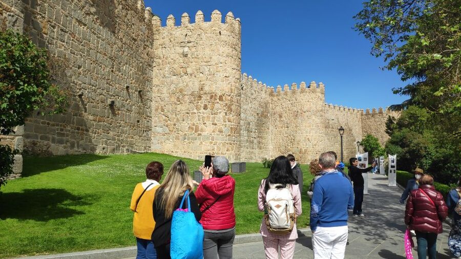 Madrid: Avila and Segovia Day Trip with Tickets to Monuments - The Basilica of San Vicente and Romanesque Ávila