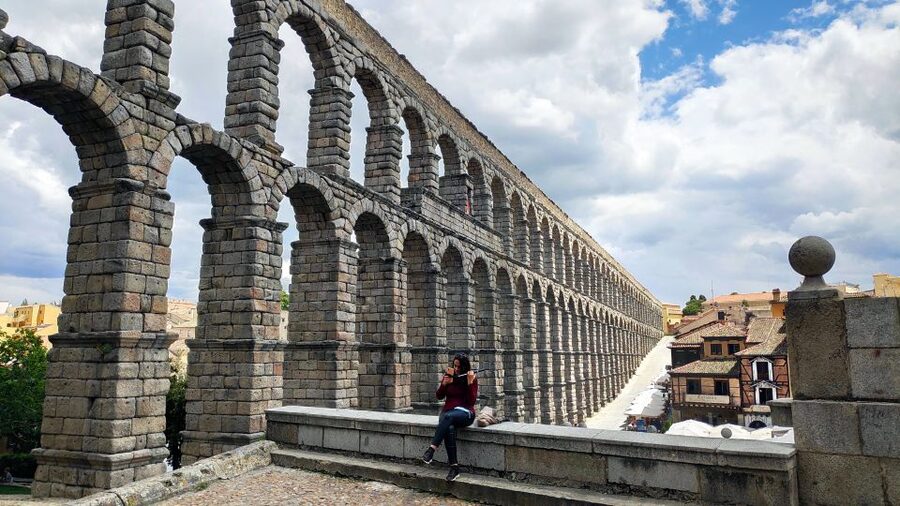 Madrid: Avila and Segovia Day Trip with Tickets to Monuments - Saint Teresa’s birthplace and a useful break