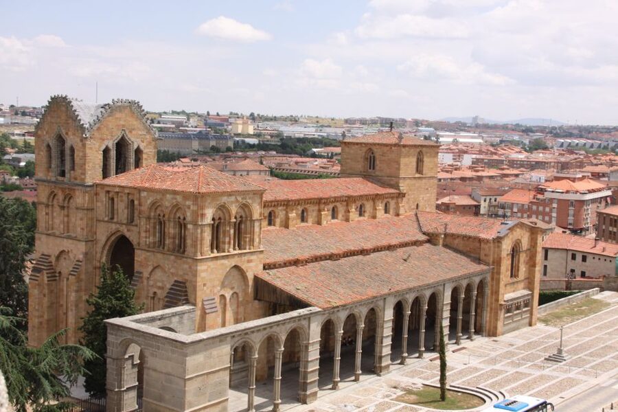 Madrid: Avila and Segovia Day Trip with Tickets to Monuments - The Alcázar, Segovia’s storybook fortress