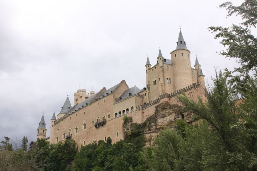 Madrid: Avila and Segovia Day Trip with Tickets to Monuments - Meeting in Madrid and settling into the coach