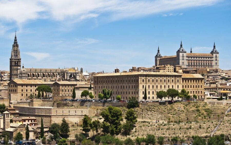 Madrid: Day Trip to Toledo with Walking Tour & Small Group - Seeing Toledo from the bus first