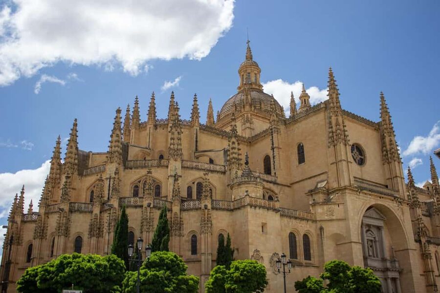 Madrid: Segovia, Ávila & Toledo Day Trip with Optional Lunch - Key things to know before booking