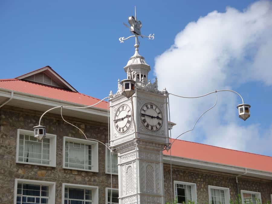 Mahé Island: Island Highlights Guided Day Trip with Lunch - Victoria Market and the colonial center
