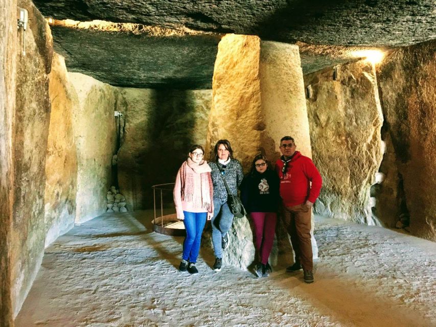 Málaga: Dolmens and El Torcal de Antequera Guided Day Trip - The ride toward Antequera and your return choice