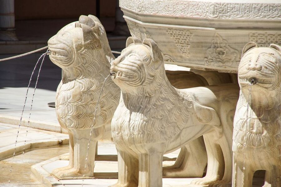 Malaga: Granada Day Trip with Alhambra, Palaces and Gardens - The Nasrid Palaces, the tour’s main event