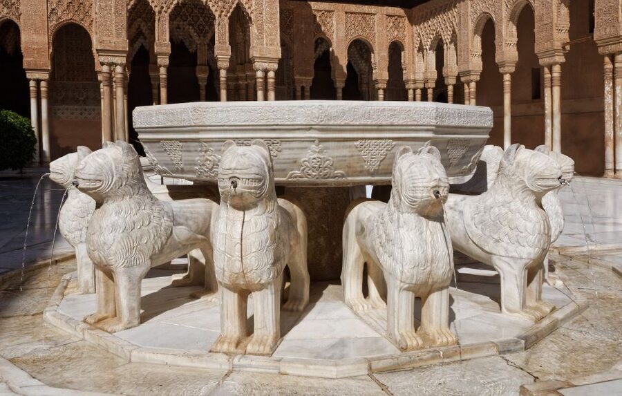 Malaga: Granada Day Trip with Alhambra, Palaces and Gardens - What to bring and what to leave behind