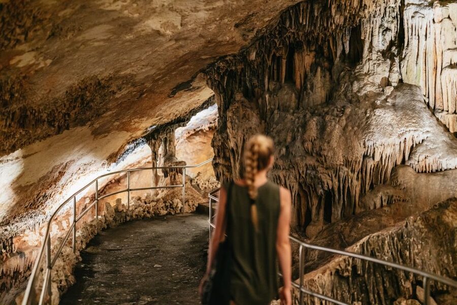 Mallorca: Caves of Drach Day Trip & Optional Caves of Hams - The pearl factory stop near Manacor