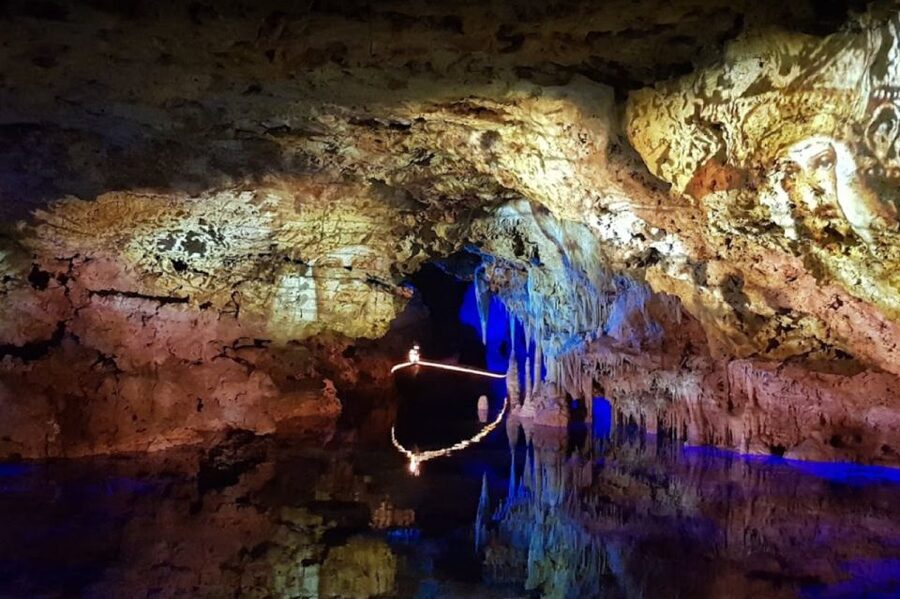 Mallorca: Day Trip to Caves of Hams & Optional Dinosaurland - Arriving at the underground chambers