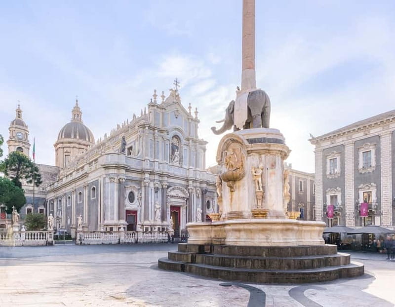 Malta: Mount Etna and Catania Guided Day Trip by Catamaran - Catania in three hours