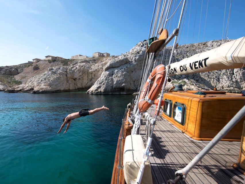 Marseille: Calanques Sailing Day Trip with Lunch and Wine - The first hours: coffee, coastline, and open water