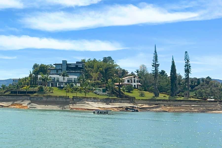 Medellin: Guatape and El Penol Rock Day Trip with Boat Ride - Key points to know before booking