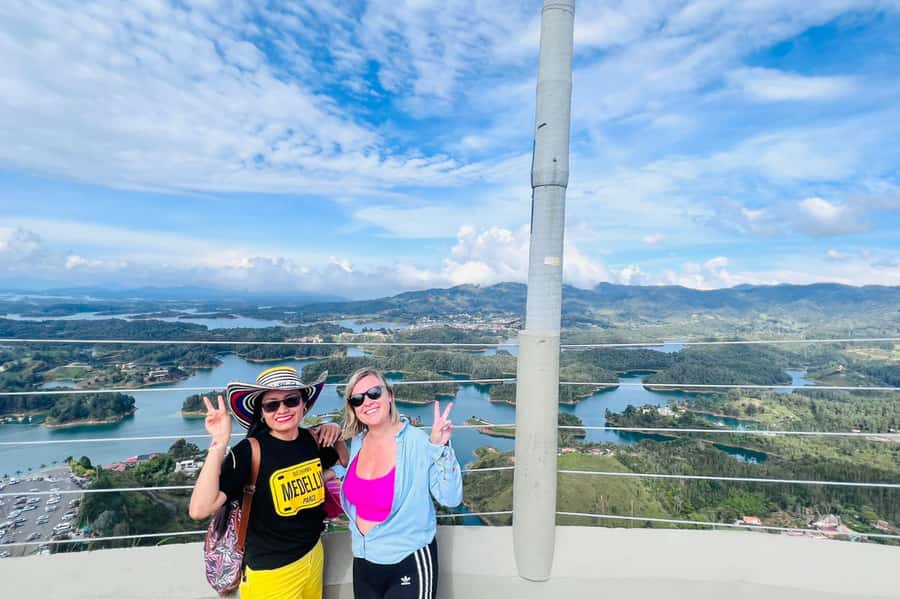 Medellin: Guatape and El Penol Rock Day Trip with Boat Ride - Why this day trip works from Medellín