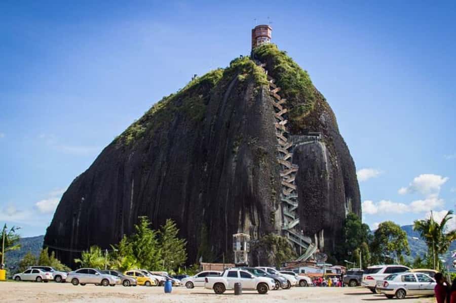 Medellin: Guatape and El Penol Rock Day Trip with Boat Ride - Breakfast gives the morning a useful start