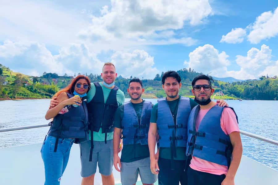 Medellin: Guatape and El Penol Rock Day Trip with Boat Ride - Guatapé rewards a slower eye