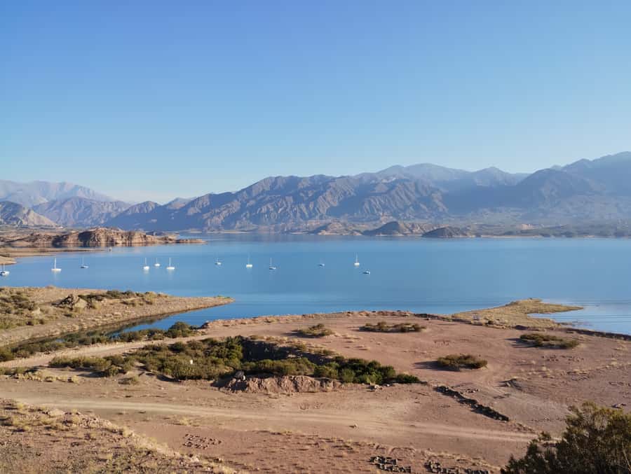 Mendoza: Aconcagua, Uspallata & Puente del Inca Day Trip - Guides, language, and the shared-vehicle experience