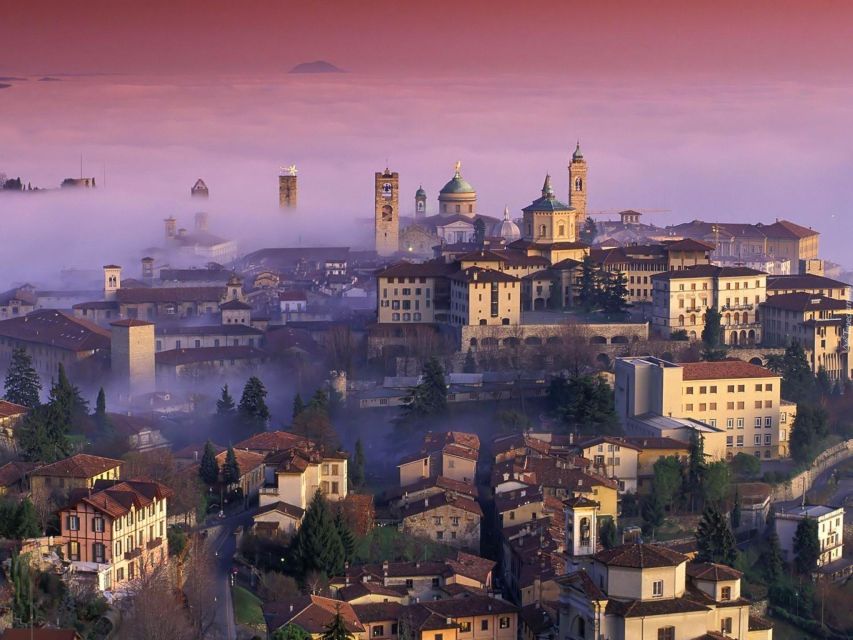 Milan: Franciacorta Winery and Bergamo Day Trip with Lunch - What the minivan format adds