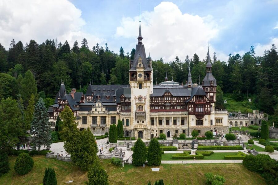 Minivan 8: Peles & Dracula's Castle and Brasov Full-Day Trip - Should you book it?