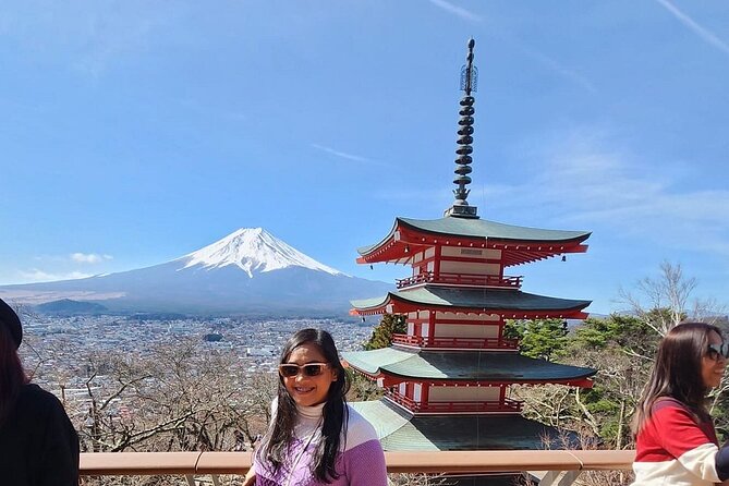 Mt. Fuji Day Trip from Tokyo with English Speaking Driver Guide - Oshino Hakkai and Oishi Park