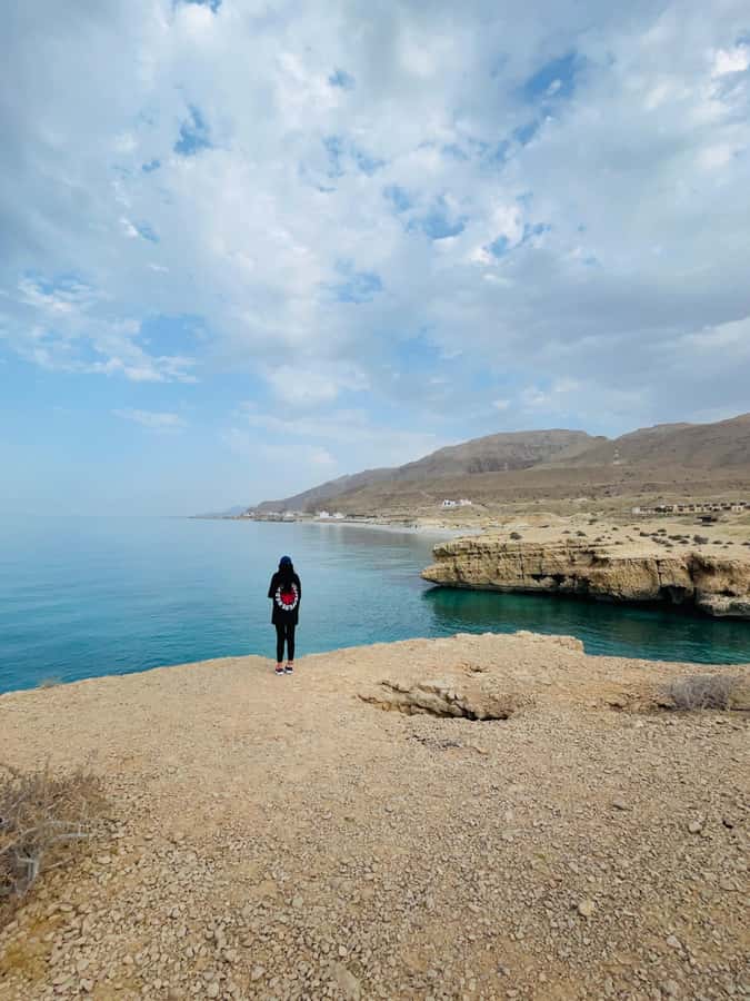 Muscat: Wadi Shab, Romantic Cave and Sinkhole Full-day Trip - Bimmah Sinkhole offers a gentler second stop