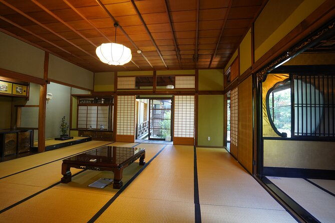Nara Half Day Trip Walking Tour (Private Option Available) - Learning how to handle Nara’s deer