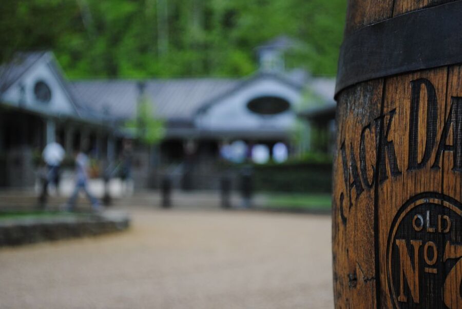 Nashville: Jack Daniel Distillery Day Trip with Tastings - What the distillery tour actually gives you
