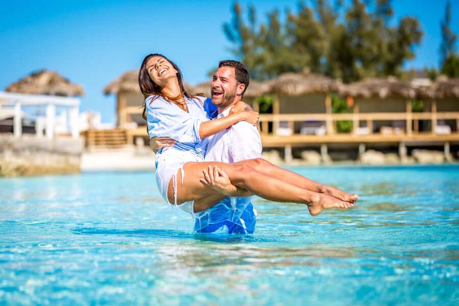 Nassau: Pearl Island Beach Day Trip and Cruise with Lunch - Two beaches, one compact island