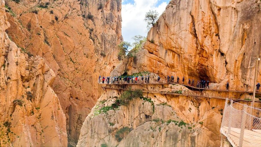 Nerja, Torrox, or Torre del Mar: Caminito del Rey Day Trip - Why the Caminito del Rey feels so different