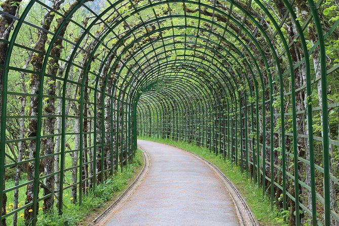 Neuschwanstein Castle and Linderhof Palace Day Trip from Munich - What you see inside Neuschwanstein