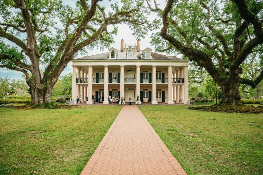 New Orleans: Oak Alley Plantation and Swamp Cruise Day Trip - Key points to know before booking