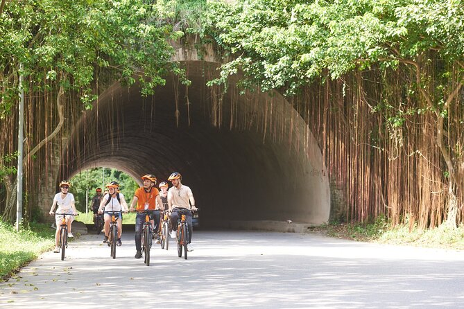 Ninh Binh Day Trip: Bai Dinh-Trang An-Mua Cave, Buffet, Boat, Bus - Trang An by bamboo boat for two hours